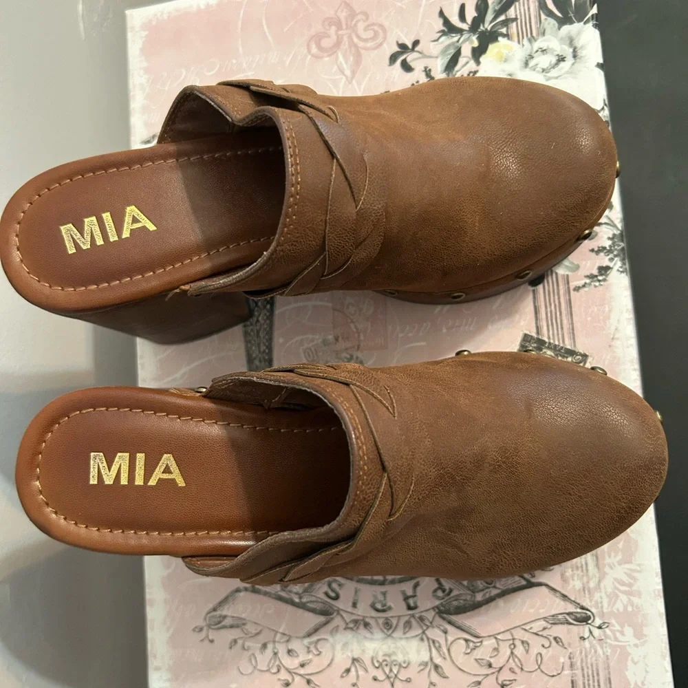 Mia Brown Leather Clogs - Picture 5 of 5